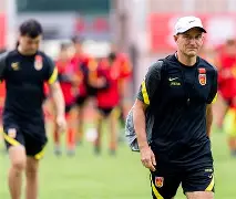 年轻球员大胆发挥，赢得教练信任